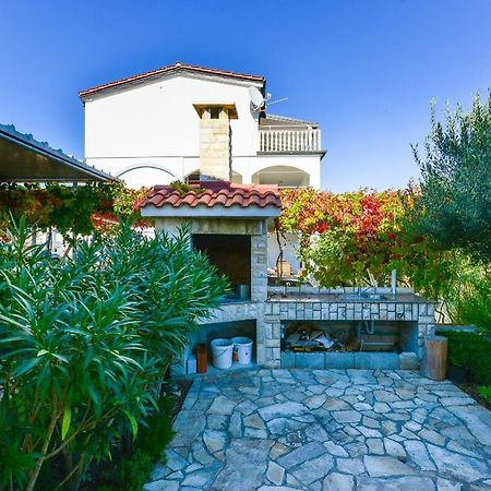 Apartments Gogoljak Vir Exterior photo