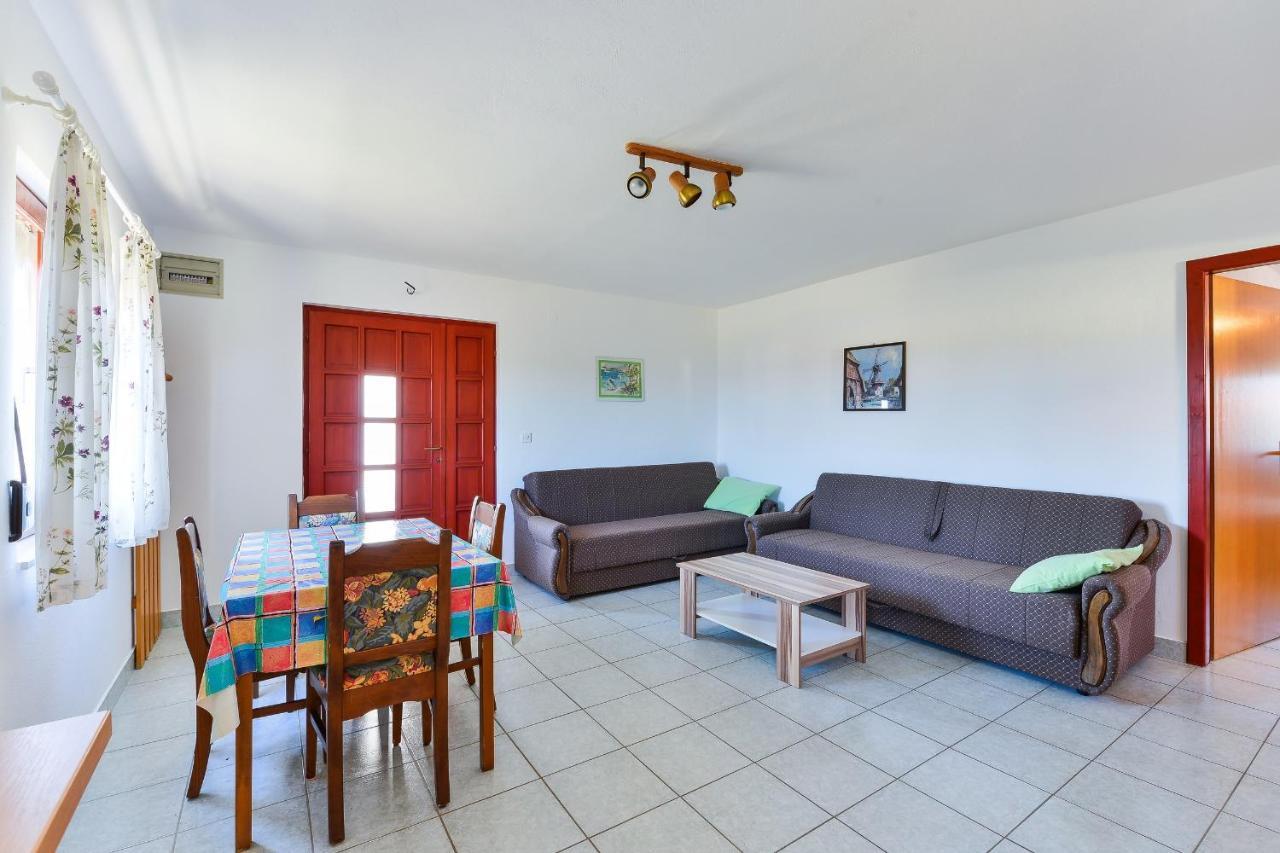 Apartments Gogoljak Vir Exterior photo